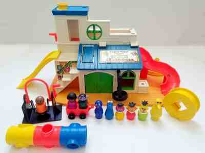 Vintage Fisher Price Little People Sesame Street Clubhouse COMPLETE #937 
