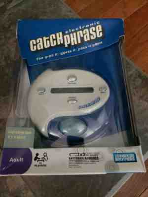 VINTAGE 2004 CATCH PHRASE ELECTRONIC HAND HELD GUESSING TRIVIA GAME NEW SEALED