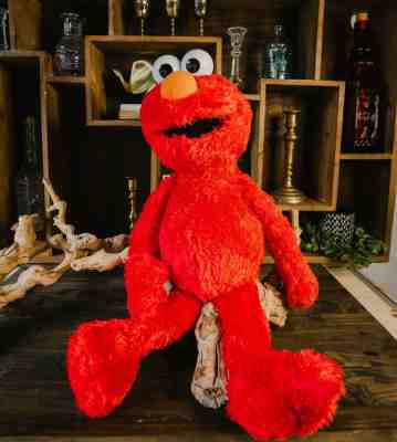 ?  EXTRA LARGE Elmo Loves you - Sesame Street - 24" HASBRO Playskool