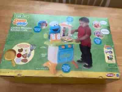 Rare Hasbro Playskool Come n Play Cookie Monster Kitchen Cafe Sesame Street Elmo