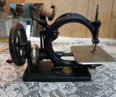 Antique Willcox & Gibbs Chain Stich Sewing Machine A353152