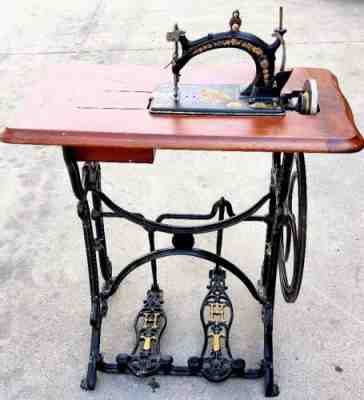 INCREIBLE! Rare & Antique sewing machine HURTU ET HAUTIN+iron legs 1879