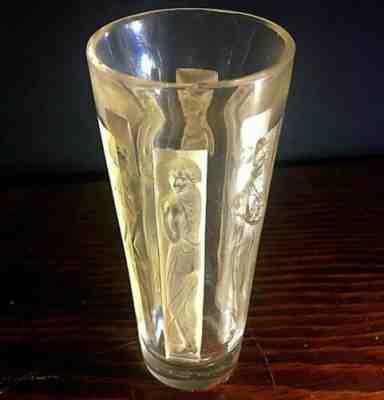 Rene Lalique 'six figurines' pattern shot glass 1911 design Signed R. Lalique