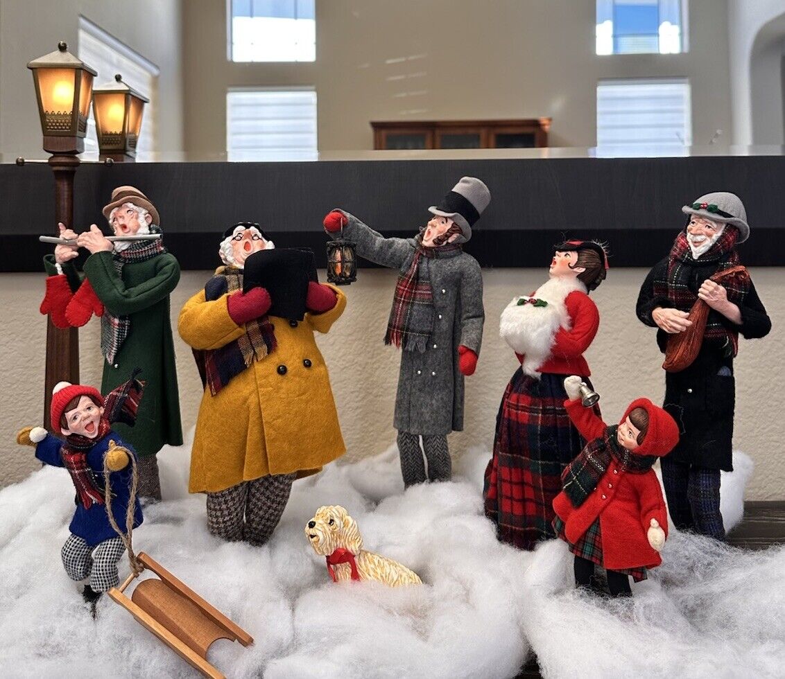 Simpich Character Dolls Original Set Of Seven Carolers + Dog