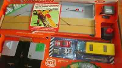 Vintage 1960s Ideal Motorific Action Highway 101 Set Rare Continental Semi-Truck