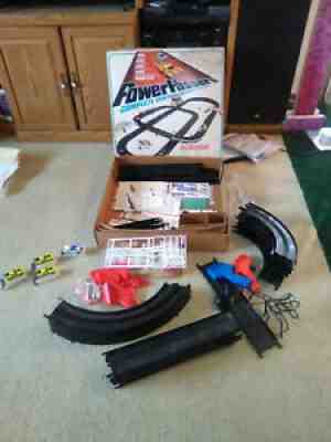 LIONEL POWER PASSERS HO SLOT CAR SET ( COMPLETE SET )