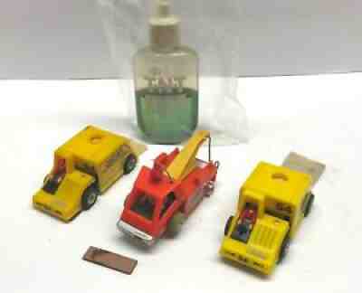 THREE VINTAGE AURORA TJET AJS OSCAR THE TRACK CLEANER & INDY WRECKER HO SLOT CAR