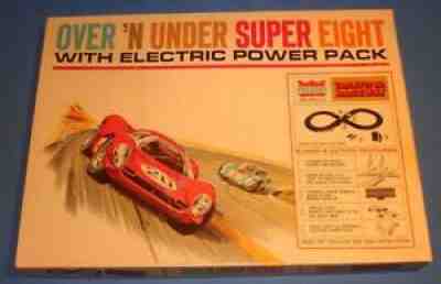 ATLAS PARKWAY HO OVER N UNDER SUPER 8 SLOT CAR RACING SET 13025 JAGUAR PORSCHE