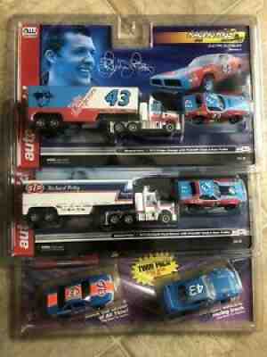 AUTOWORLD â??RICHARD PETTY RIGs & CAR" Lot -ELECTRIC SLOT RACER MIB