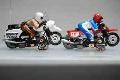 Tyco HIGHWAY PATROL MOTORCYCLE & DIRT BIKE Racing Bikes HO slot car MIB New