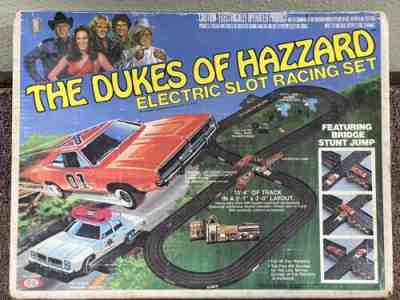 Vintage 1981 TV SHOW DUKES OF HAZZARD IDEAL TCR SLOT CAR SETÂ  **NEW**