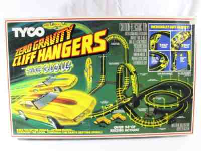 Tyco Zero Gravity Cliff Hangers Nite Glow 1988 6234 SEALED Slot Car Set