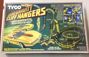 1988 Tyco Zero Gravity Cliff hanger Nite Glow slot car race set # 6234 corvette