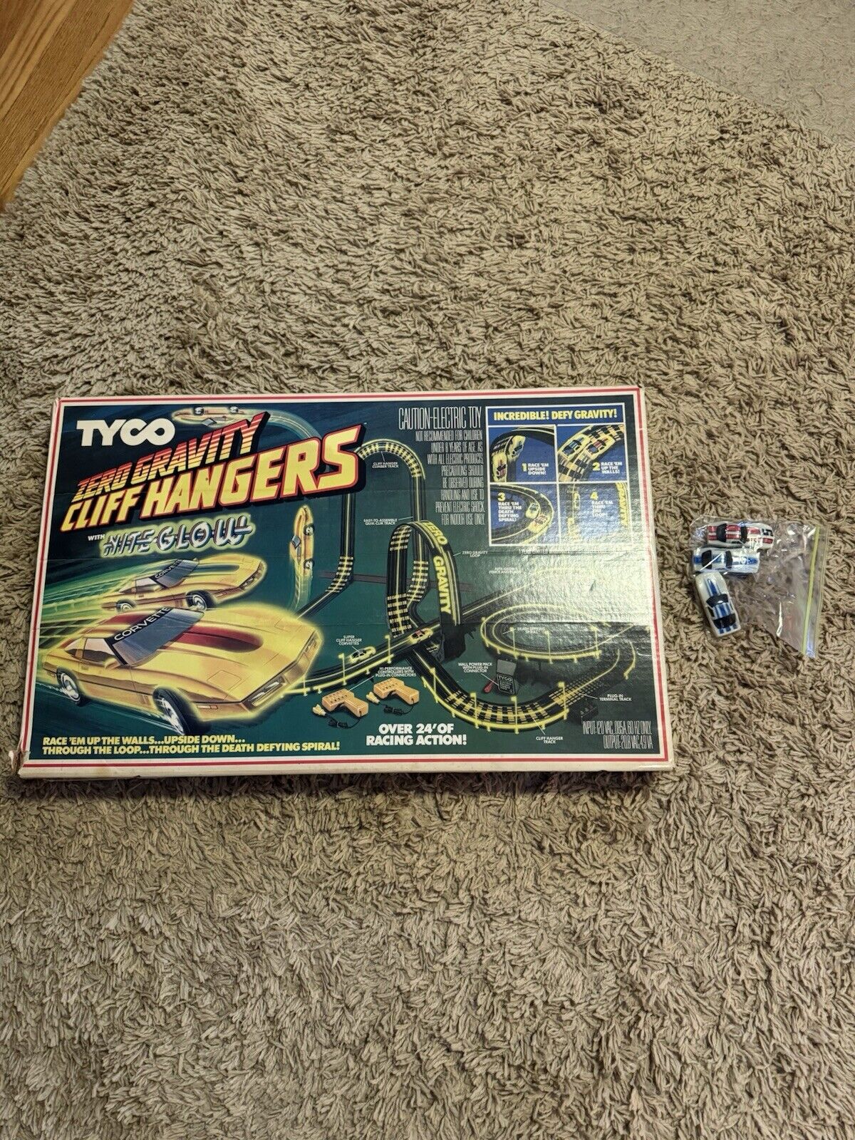 Tyco Zero Gravity Cliff Hangers  Nite Glow Electric Slot Car Track Set + extras