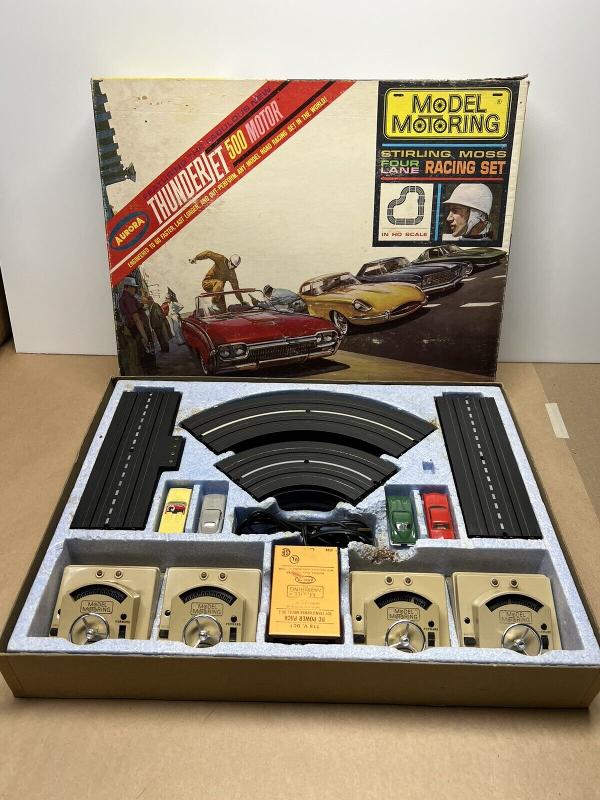 Aurora ThunderJet 500 Model Motoring 4 Lane Stirling Moss Race Set