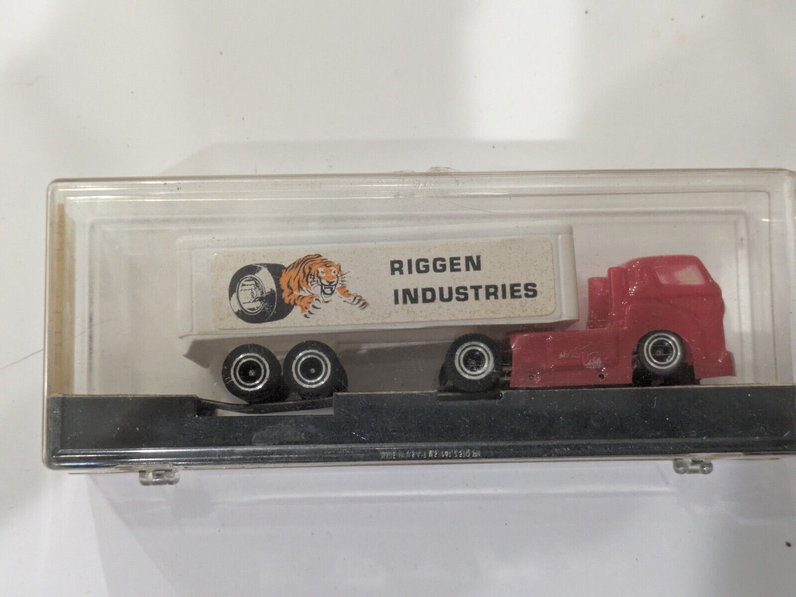 VERY RARE  USED BOXED RIGGEN TT-1 SEMI TRACTOR AND TRAILER HO SCALE SLOT CAR