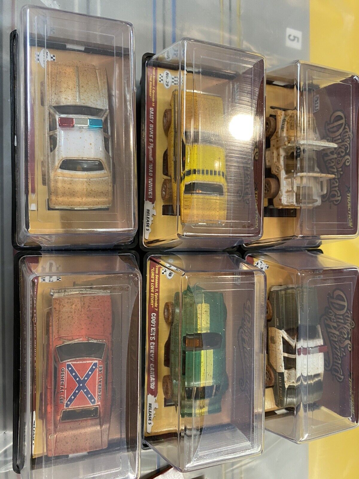 AUTO WORLD XTRACTION DUKES OF HAZZARD  12 Car Set DIRTY & CLEAN HO NEW