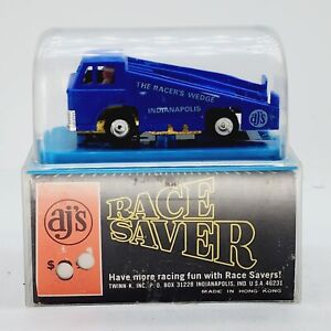 Vintage AJ's The Racers WEDGE Indianapolis Ramp Truck Slot Car w/ Cube TK-8630