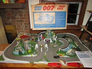 KILLER FAST Complete Original JAMES BOND Road Race Set BOX Gilbert 007 Slot Car