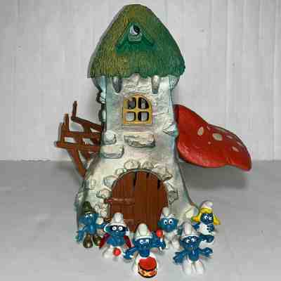 Vintage 1981 Schleich Smurf Windmill Castle House + 1960s Smurfs Figures Lot