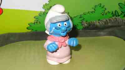 Smurfs Nanny Smurf Grandma Wise Grandmother 20408 Vintage Rare Figurine