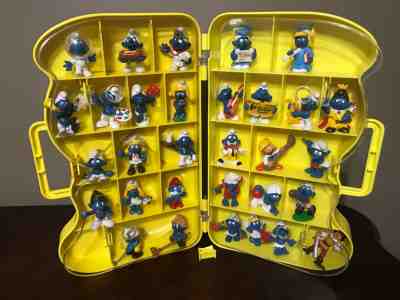 HUGE LOT VINTAGE SCHLEICH PEYO SMURFS WITH SMURF STORAGE CASE 1960'S AND UP 