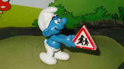 Smurfs Traffic Sign Smurf Crossing Guard 20155 Rare Vintage Display Figurine