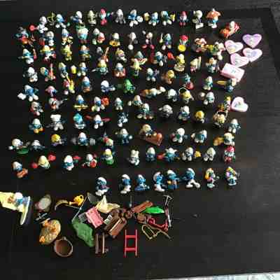 Smurf miniature figures Peyo. Over 100 Smurfs