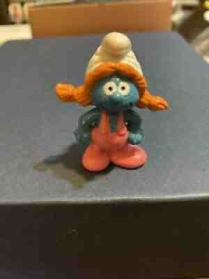 Smurfs Sassette Smurfling 20404 Smurf Girl Vintage Figure 1980s PVC Toy Figurine