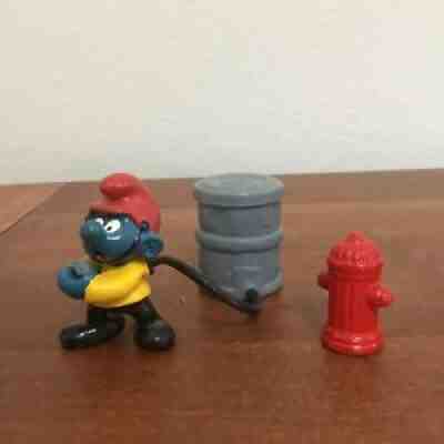 Smurfs 40216 Fireman Smurf Firefighter 1981 Vintage Figure PVC Toy Figurine