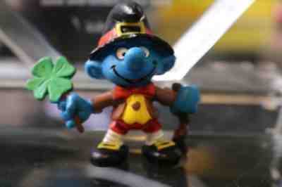 Smurfs 20176 Good Luck Smurf Leprechaun Black Hat Figure St Patrick Clover PVC