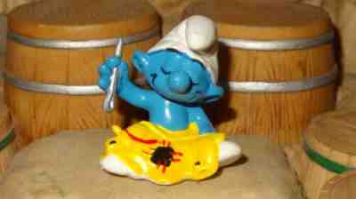 Smurfs Tailor Smurf Sewing Sweater Needle Thread 20063 Vintage Rare Figurine