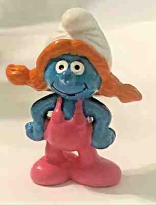 SMURF SASSETTE SMURFING GIRL w/ RED HAIR PIGTAILS, PINK OVERALLS PVC FIGURE