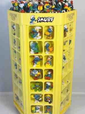 Vtg Smurf Collector's Center Display Case With 125+ PVC Smurfs Some Very Rare