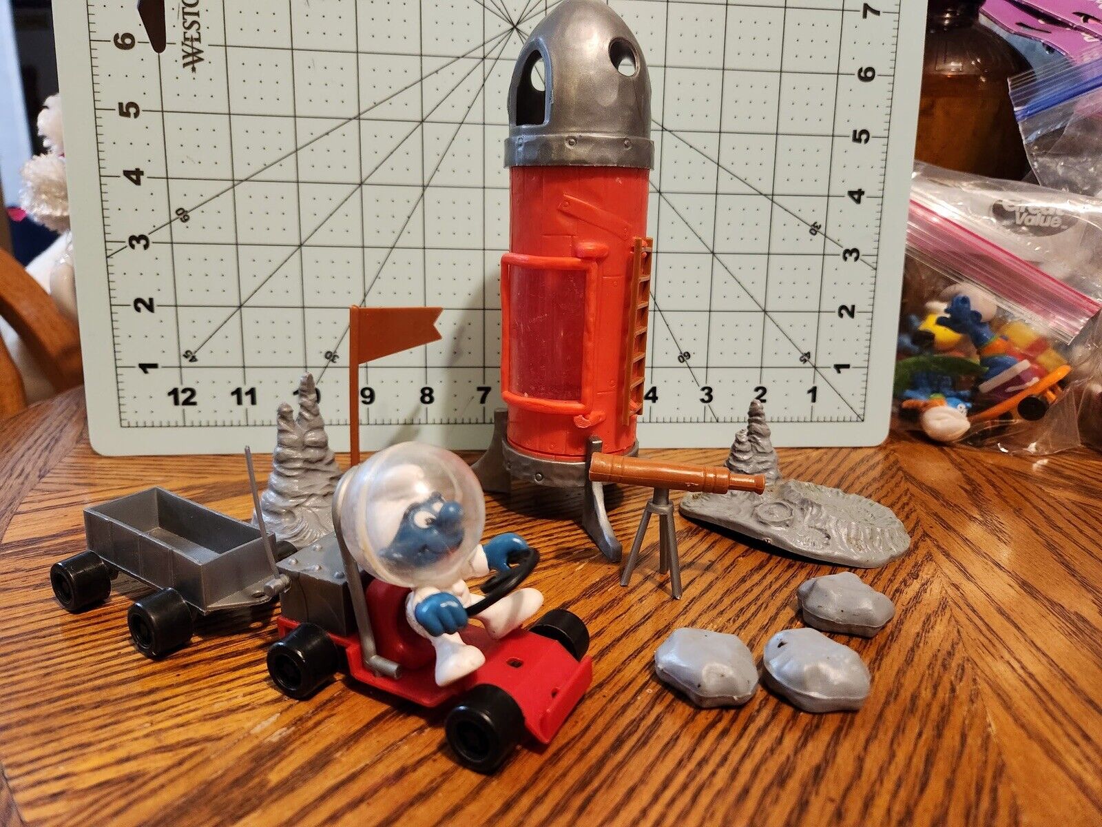 Smurf Moon Voyage 1984 Playset W/ Astronaut Smurf W/ Rocket Buggy & Wagon