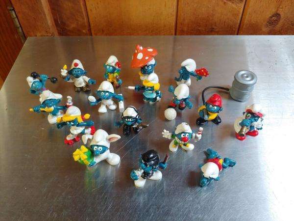 Vintage 1970s And 1980s Smurf Figurines Figures Lot Of 17