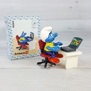 Smurfs Schleich 4pc Set PVC Smurf Figure w/ Desk Laptop Computer & Chair #40263