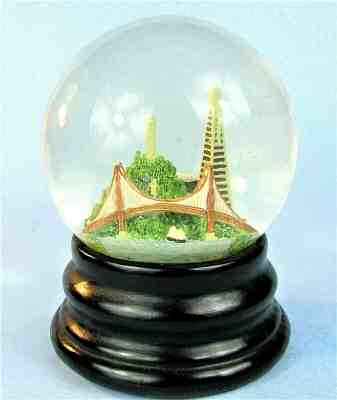 SAKS FIFTH AVENUE MUSICAL SNOWGLOBE SAN FRANCISCO CALIFORNIA RETIRED SNOW DOME