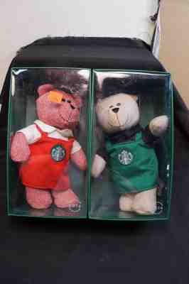 2 Starbucks Bearista Bears 2016 Limited Edition Green Red Holiday Boy & Girl  - Sold on eBay Sep, 20th 2018 for $9.90