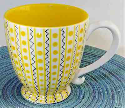 Starbucks Barista Coffee Mug Tea Cup 16 fl oz Dots Zig Zags White Yellow Large - Sold on eBay Nov, 5th 2018 for $23.95