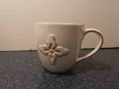 STARBUCKS Coffee Mug White Tan Trim Flower 2008 - Sold on eBay Nov, 11th 2018 for $9.99