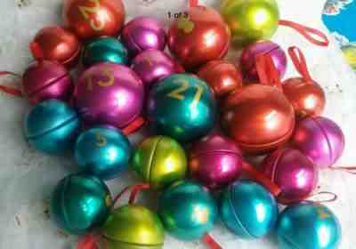 Starbucks Advent Calendar 2015 LIMITED EDITION 25 Christmas Holiday Empty Balls - Sold on eBay Nov, 10th 2018 for $12.99