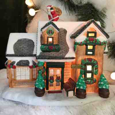 STARBUCKS HOLIDAY HOUSE w/SANTA Lighted Christmas 2001  7 3/8"tall X 8 3/4"wide  - Sold on eBay Nov, 17th 2018 for $86.00