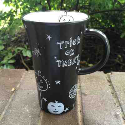 Starbucks Halloween Trick or Treat  Black White 14 oz Coffee Mug Cup 2007 - Sold on eBay Nov, 6th 2018 for $13.00