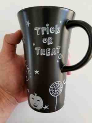 Starbucks Halloween Trick or Treat Black & White 14 oz Coffee Mug Cup Pumpkins - Sold on eBay Nov, 3rd 2018 for $9.99