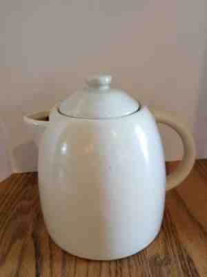 Starbucks 2011 Ivory Bone Color Ceramic Coffee Tea Pot Round 25 Oz. - Sold on eBay Nov, 21st 2018 for $3.99