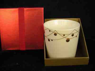 NIB! STARBUCKS 2012 CHRISTMAS HOLIDAY COFFEE MUG * GOLD on WHITE  - Sold on eBay Nov, 22nd 2018 for $14.99