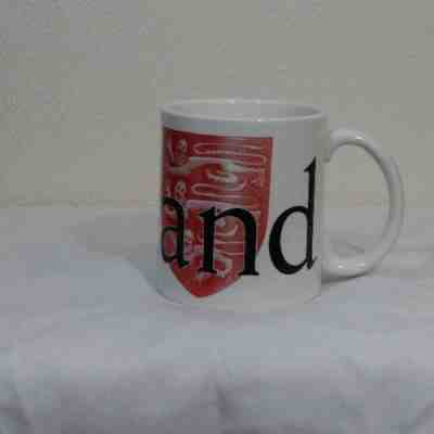 Starbucks England Collector Series City Mug 2002 Jumbo UK Excellent Condition! - Sold on eBay Nov, 23rd 2018 for $16.88
