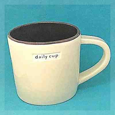Starbucks 2009 Daily Cup Beige Tan Brown 12 oz Coffee Mug (retired) - Sold on eBay Nov, 5th 2018 for $13.38