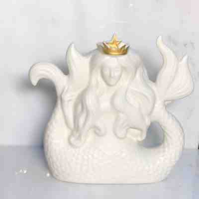 Starbucks Holiday 2016 White Ceramic Siren Mermaid Figurine Sculpture New! - Sold on eBay Nov, 24th 2018 for $11.50